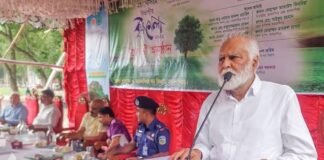 দুর্যোগ ব্যবস্থাপনা ও ত্রাণ প্রতিমন্ত্রী ইঞ্জিনিয়ার এম. ইকবাল হোসেইন শনিবার ময়মনসিংহ সার্কিট হাউজ প্রাঙ্গণে বৃক্ষমেলা উদ্বোধনী অনুষ্ঠানে