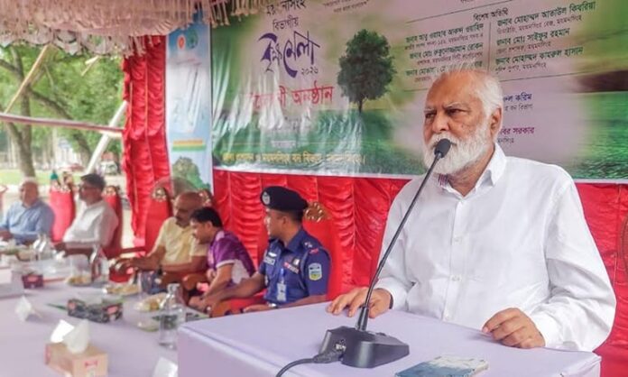 দুর্যোগ ব্যবস্থাপনা ও ত্রাণ প্রতিমন্ত্রী ইঞ্জিনিয়ার এম. ইকবাল হোসেইন শনিবার ময়মনসিংহ সার্কিট হাউজ প্রাঙ্গণে বৃক্ষমেলা উদ্বোধনী অনুষ্ঠানে